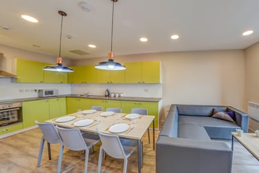 Silver En Suite at The Barn, Bampfylde Street, Newtown, Exeter, EX12FQ - Image 15